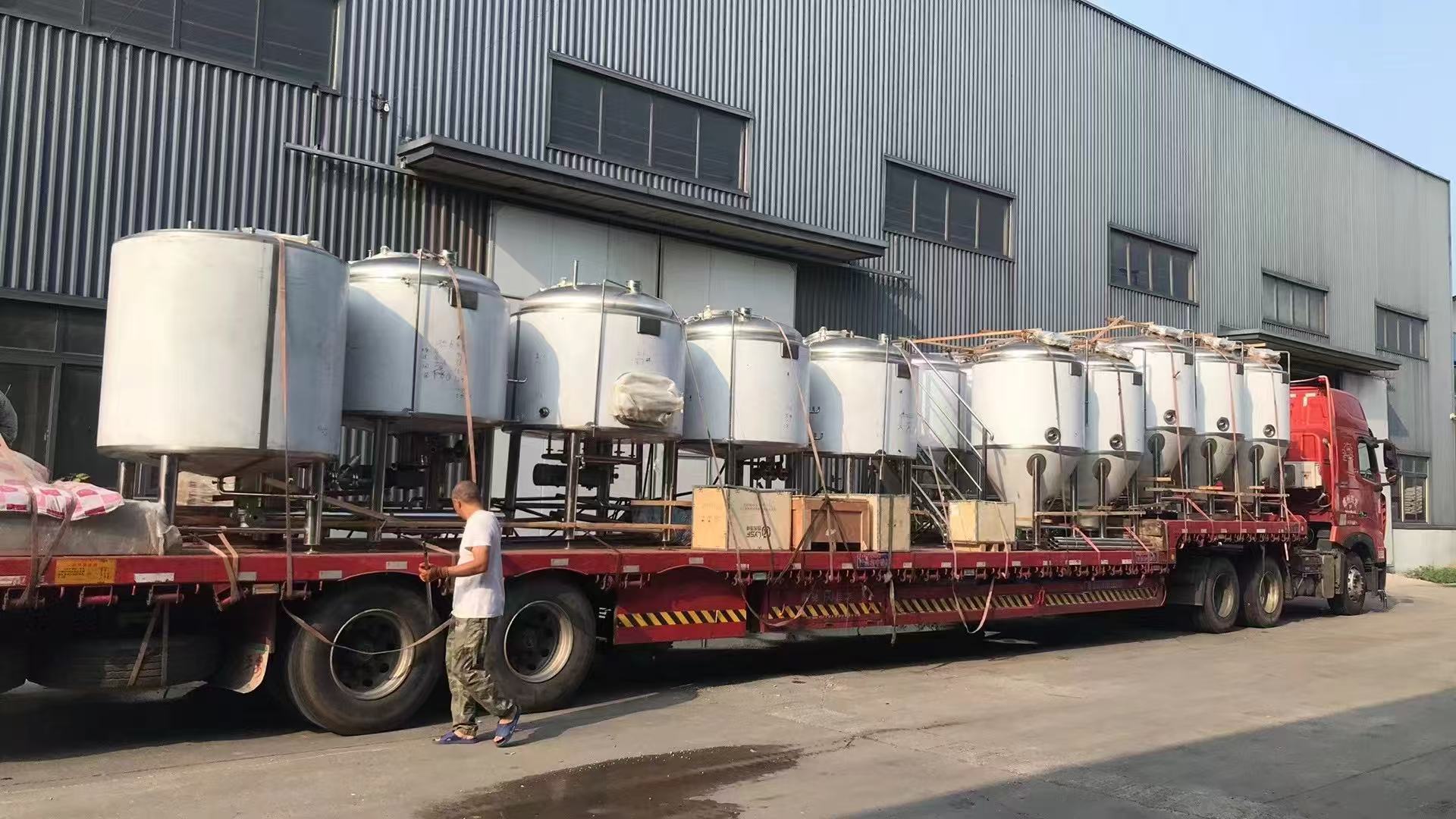 泰州精酿啤酒设备厂—精酿啤酒设备制造:传承工艺与创新科技的交融